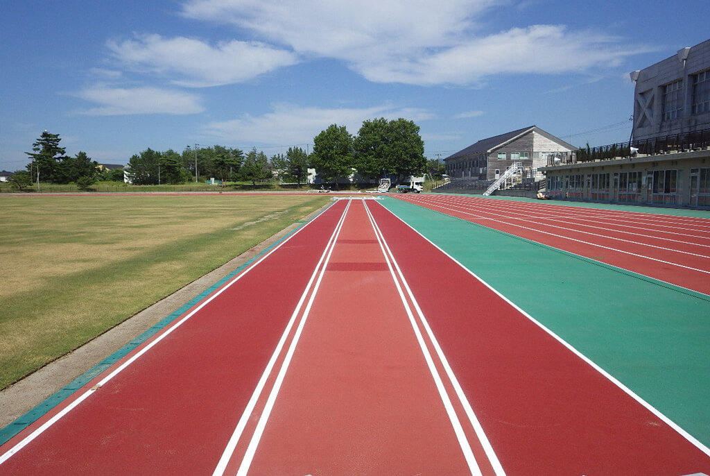 佐渡市陸上競技場　第3種公認更新整備工事の画像