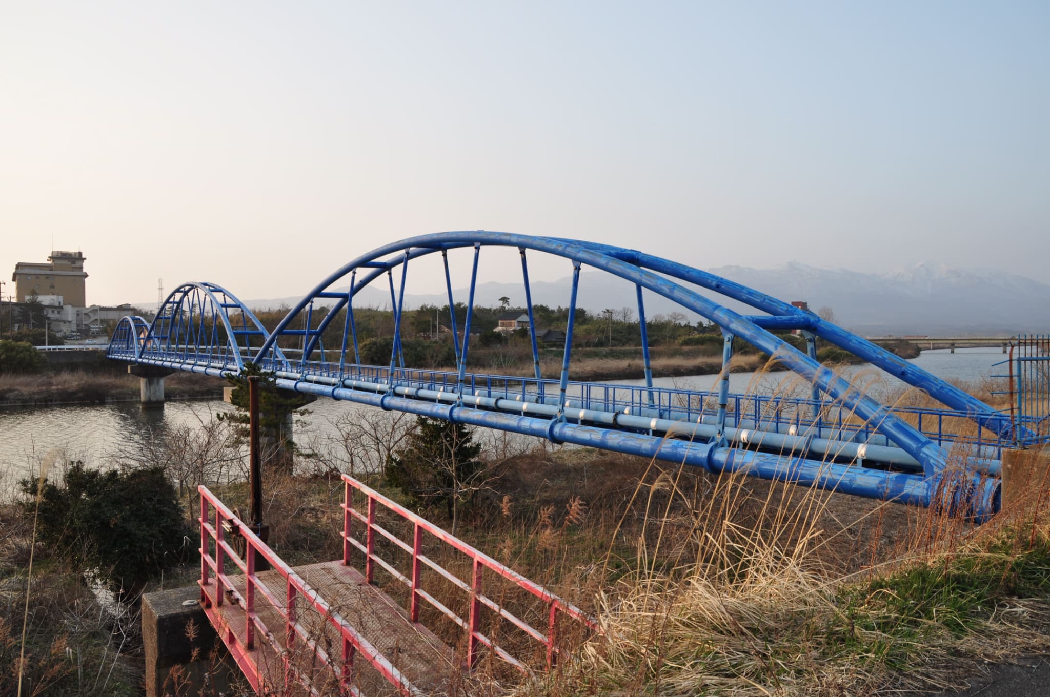 真野川水管橋架設工事の画像