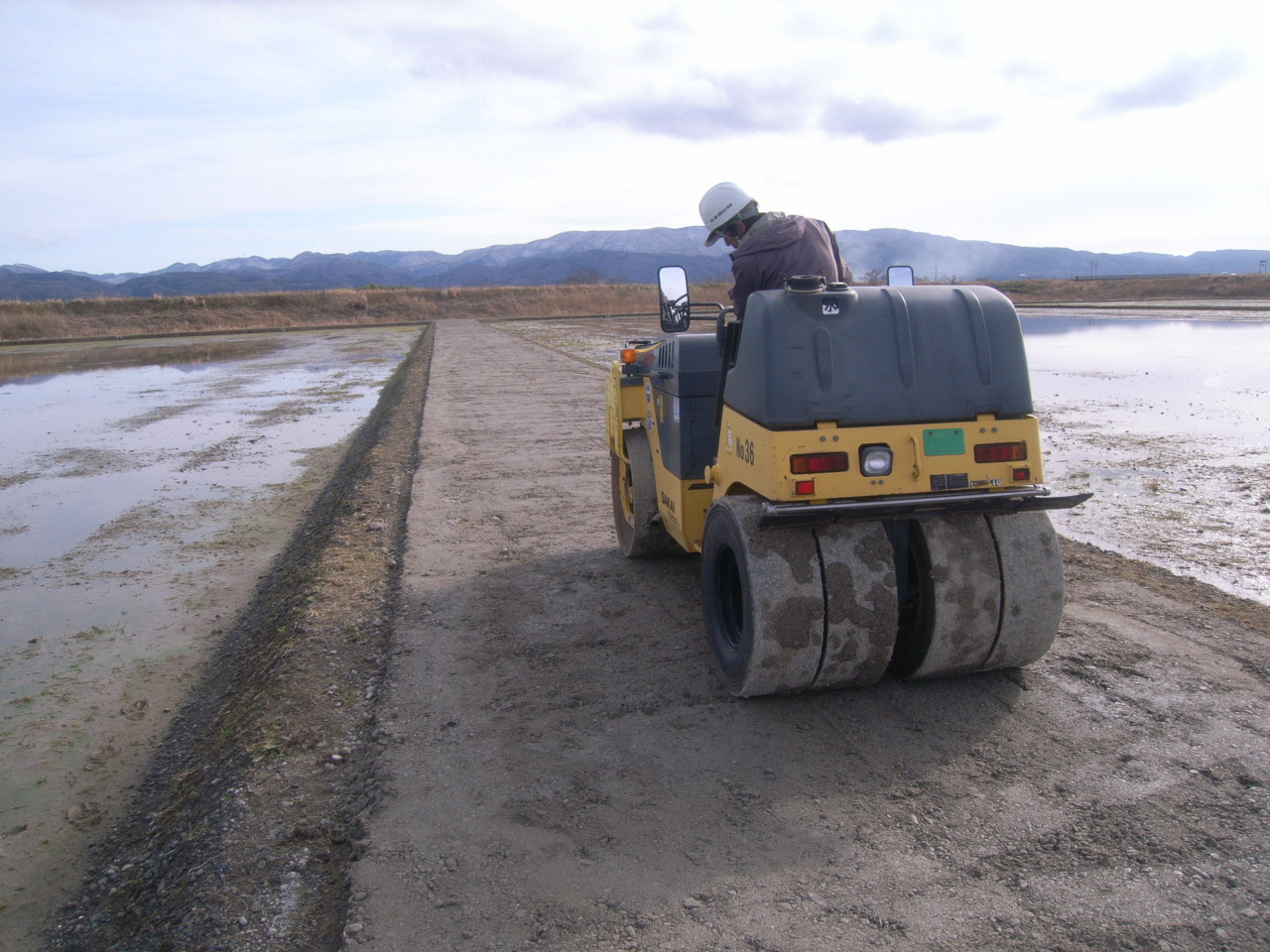 新貝地区 区画整理 第４次工事　経営体育成基盤整備事業の画像